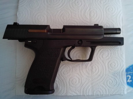 Pistola en perfecto estado de conservación y funcionamiento, está guiada con licenica A para tiro olímpico 11