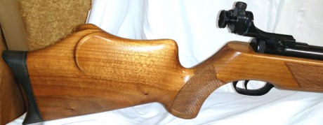 Hola de nuevo:

Aquí os ofrezco de nuevo una joya con culata tirolesa, rubia en esta ocasión.

 Sin nombre.jpg 00