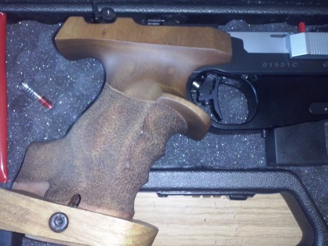 Por cambio de modalidad, se vende esta Benelli MP 90 S  Cal. .32
Estado impecable , sin rozaduras
Tiene 00