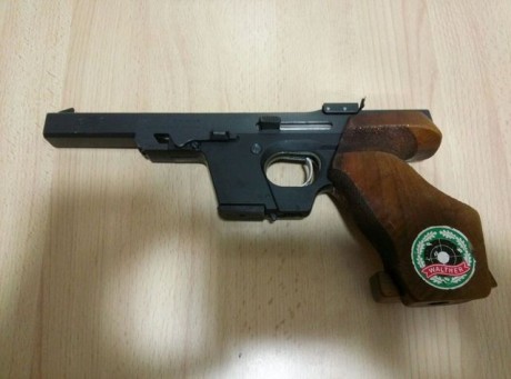    Hola compañer@s.

Se vende esta fenomenal arma.Es una pistola Walther GSP calibre 22.
Esta en un excelente 11