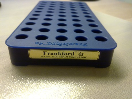 Vendo esta bandeja nueva de Frankford Arsenal número 4s

Para los calibres de rifle y pistola:

218 Bee, 00
