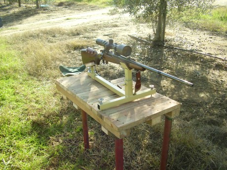 Hola muy buenas.

Alguien tiene la tabla de balistica de la municion hornady custon 180 gr sp interlock 142