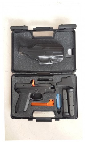 Vendo Sig-Sauer SP 2022 de 9mm de doble acción. Con poquísimos disparos. Es un arma de defensa, pero con 10