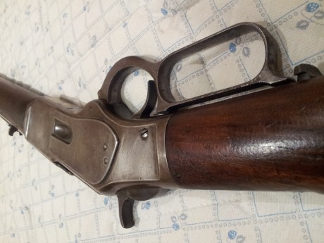 Estupendo Winchester de repetición modelo 1873. Su cañón es octogonal y este es el modelo deportivo, tiene 42