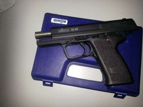vendo detonadora rohm rg 96,(replica de la HK USP STANDARD),nueva sin estrenar.
viene con su maletin,libro 02