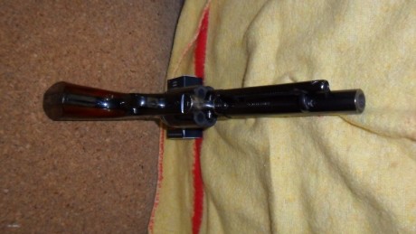  Compro, en Madrid, Revolver Uberti Catlleman en calibre 357 Magnum 
con cañón de 4. 3/4" o bien 120