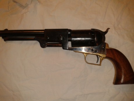 Bien, pues estoy buscando estas cuatro diferentes armas:
- Una pistola para la modalidad de standard del 40