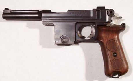 Hace unos días encontré por casualidad en una web extranjera un arma a la venta que hacía muchos años 151