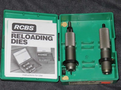 Dies de recarga de municion:
*LEE 38-357, USADO, 25 EUROS
*RCBS, 40S&W-10mm, CARBIDE, NUEVO, 35
*RCBS, 01