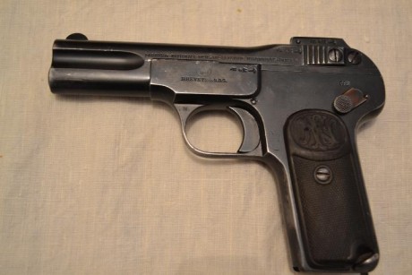 Vendo Pistola Browning FN Mod 1900, en cal. 7,65.
Num. 411xxx, fabricada sobre 1910.
Buen estado y pavón 00