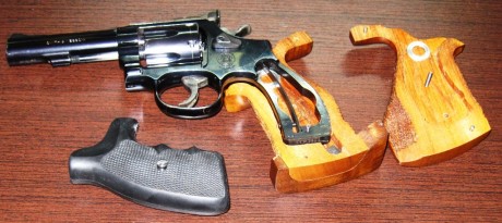 Vendo este revolver ideal para fuego central cuando vamos entrando en años y nos cuesta sostener armas 02