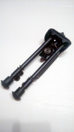 Vendo bipode Harris, modelo HBL-S de 9" a 13"  (de 23cm. a 33cm.)Basculante.
Para coger al porta 12