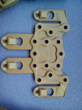 Vendo funda táctica de pernera  Blackhawk Serpa Level 2  para  Beretta 92  (también vale para  LLama mod. 00