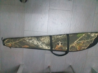 hola a todos
Pues vendo una funda para rifle con visor de la marca Browning color camo, seminueva con 01