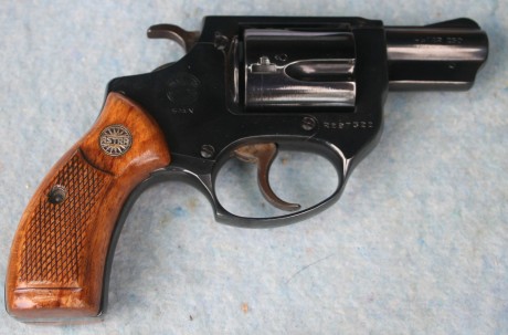 Por pasar a retiro, vendo revolver cal. 38 spl. Marca Astra, modelo 250, 2 pulgadas, cinco recamaras en 00
