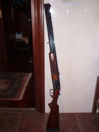 Vendo escopeta de caza  superpuesta  F Sarriugarte del calibre 12-70 y cañones de 70 ctms.
La escopeta 02
