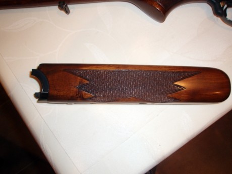 Vendo escopeta de caza  superpuesta  F Sarriugarte del calibre 12-70 y cañones de 70 ctms.
La escopeta 01
