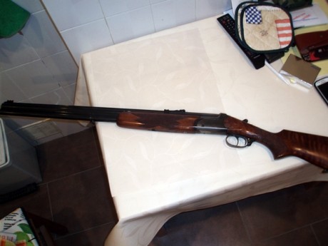 Vendo escopeta de caza  superpuesta  F Sarriugarte del calibre 12-70 y cañones de 70 ctms.
La escopeta 20