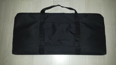 Buenas, se vende funda acolchada para varias armas cortas, arma larga desmontada o bullpup. Tiene bolsillo 02