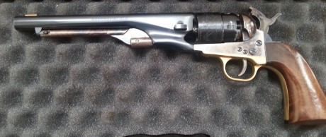 Recolver Colt 1860 .44 de la  marca pietta, solo he disparado con el 30 tiros, incluyo turquesa, maletin, 01