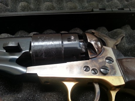 Recolver Colt 1860 .44 de la  marca pietta, solo he disparado con el 30 tiros, incluyo turquesa, maletin, 10