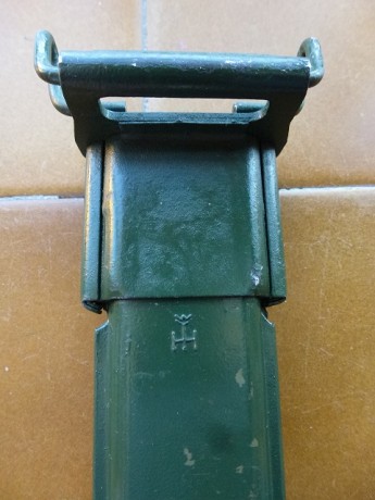 Hola a todos, pongo en venta la siguiente bayoneta de coleccionista.

-Bayoneta del fusil M1 Garand, rara 12