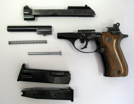 Hola, vendo pistola BERETTA mod. 84, creo que también denominada CHEETAH, más detalles:

 Marca:      02
