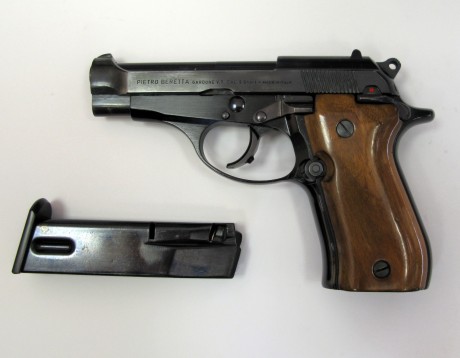 Hola, vendo pistola BERETTA mod. 84, creo que también denominada CHEETAH, más detalles:

 Marca:      01