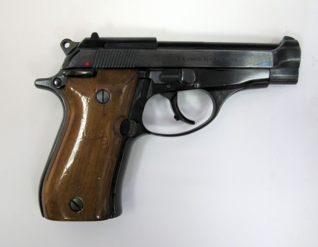 Hola, vendo pistola BERETTA mod. 84, creo que también denominada CHEETAH, más detalles:

 Marca:      00