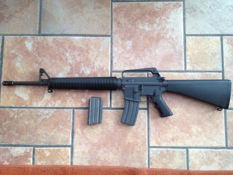 VENDO Colt AR-15 del  calibre  222 Rem., cañón de 20".
Esta en perfecto estado de conservación y 02