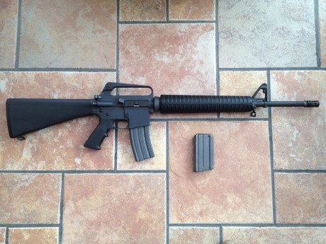 VENDO Colt AR-15 del  calibre  222 Rem., cañón de 20".
Esta en perfecto estado de conservación y 01