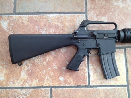 VENDO Colt AR-15 del  calibre  222 Rem., cañón de 20".
Esta en perfecto estado de conservación y 12