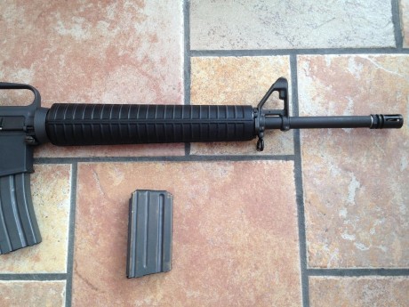 VENDO Colt AR-15 del  calibre  222 Rem., cañón de 20".
Esta en perfecto estado de conservación y 11
