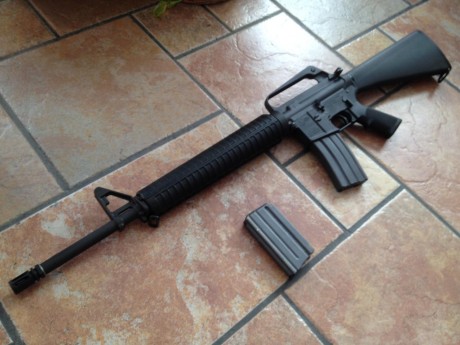 VENDO Colt AR-15 del  calibre  222 Rem., cañón de 20".
Esta en perfecto estado de conservación y 10
