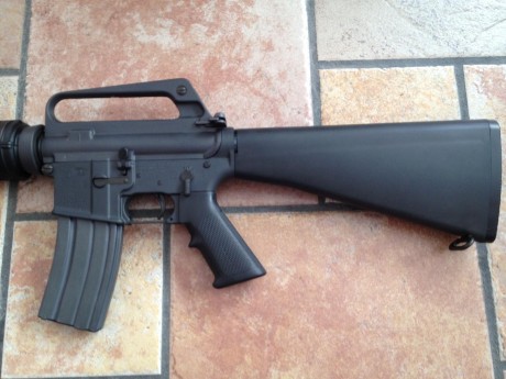 VENDO Colt AR-15 del  calibre  222 Rem., cañón de 20".
Esta en perfecto estado de conservación y 21