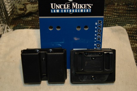 Se venden en Madrid los siguientes accesorios. En caso de envio fuera se añadiran portes.

- 2 Cargadores 10