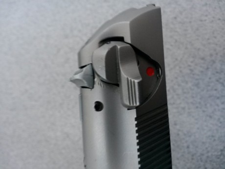 Vendo una Beretta 92FS Inox (es el modelo totalmente en acero inoxidable, según el fabricante "rugged 20