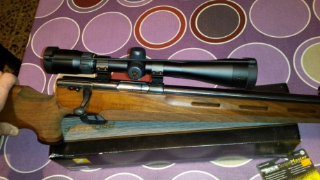 saludos

un amigo me ha pedido que le ponga a la venta el siguiente bicharraco.

Es un rifle de cerrojo 10