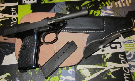 Buenas, 
vendo Pistola walther P-38 para hacer hueco en la licencia, por 350€, regalo la funda de piel 02