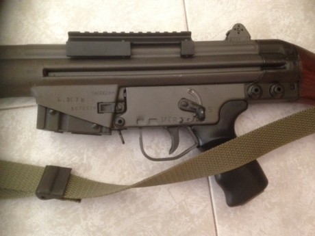 Vendo mi chopo prácticamente a estrenar como digo tiene una montura de perfil bajo es una montura de MP5 01