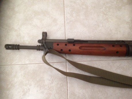 Vendo mi chopo prácticamente a estrenar como digo tiene una montura de perfil bajo es una montura de MP5 12