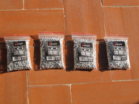 Muy buenas

Limpiando armario para nuevo proyecto.

He encontrado 4 bolsas de 500 bbs en aluminio  de 01