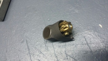 Cargador de salto manual para carabinas Edgun cal 5,5 monotiro.
6 alojamientos, se sujeta con un potente 01