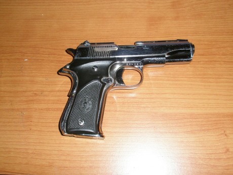 CAMBIO  PISTOLA LLAMA DEL 9 CORTO. MUY BONITA. CUENTA CON SEGURO DE ALETA Y OTRO EN LA EMPUÑADURA. SOLO 01