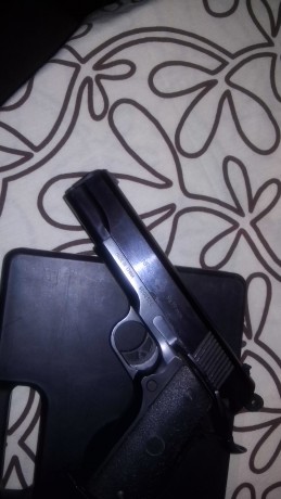 Vendo magnifico "hierro" 9mm...Norinco NP28..en perfectas condiciones...150€ + portes..654180770 00