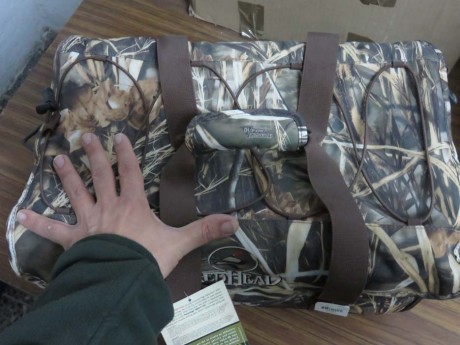 Oferta bolsa camuflaje sin estrenar. Muy resistente. Mide 50x35x35 aproximadamente. Protegida contra inclemencias 01