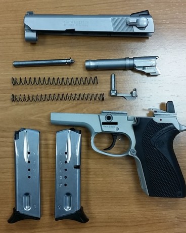 Pistola SMITH & WESSON, modelo 6906

La pistola es del calibre 9 mm Parabellum, con capacidad de 12+1. 01