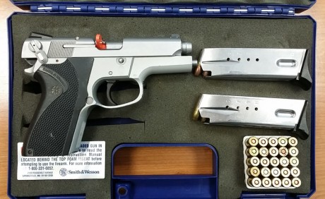 Pistola SMITH & WESSON, modelo 6906

La pistola es del calibre 9 mm Parabellum, con capacidad de 12+1. 00