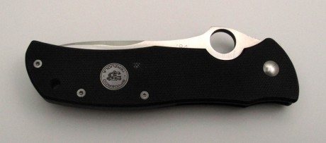 ¡Hola compañeros!

Vendo edición especial limitada y numerada de la navaja Starmate diseñada por Bob Terzuola 01