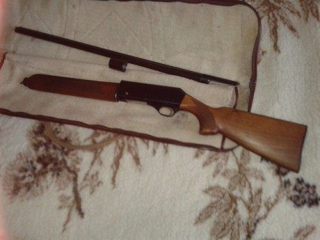 VENDIDA.
SE PUEDE CERRAR EL TEMA.

Se vende esopeta semiautomatica Lanber calibre 12 por no usar, practicamente 01